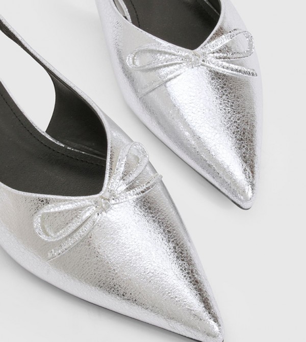 boohoo  Flat Shoes - Silver undefined