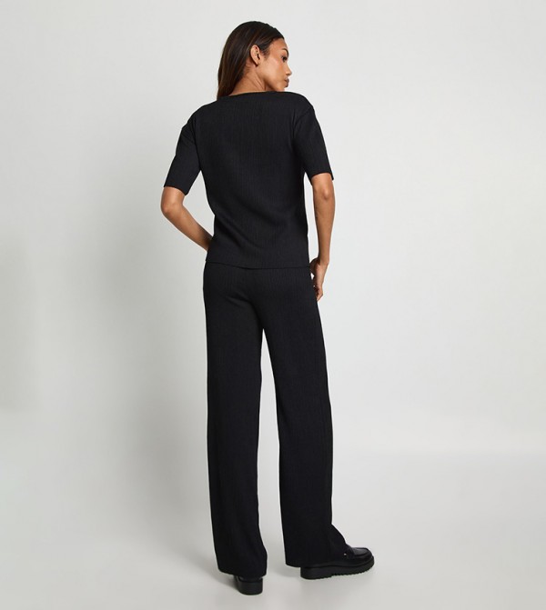 boohoo  Maternity Clothing - Black Tops & T-shirts