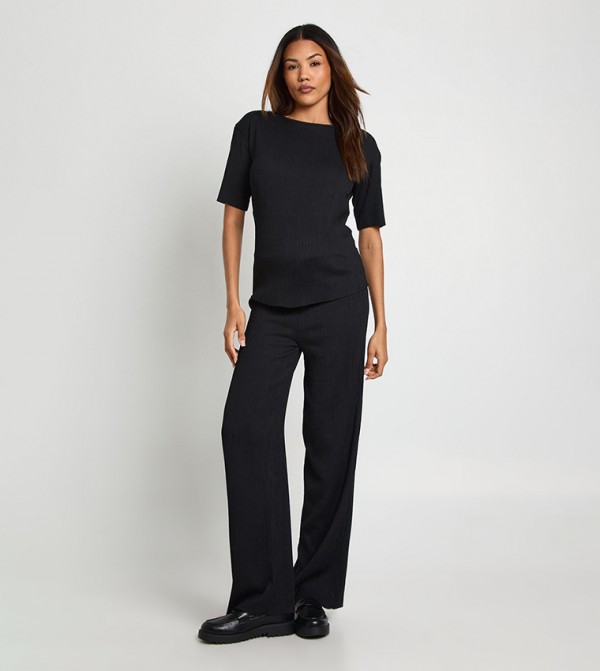boohoo  Maternity Clothing - Black Tops & T-shirts