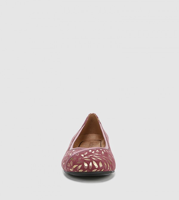 Vionic shoes on clearance sale