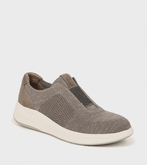 Shop Bzees Online Buy Latest Collections On 6thStreet UAE