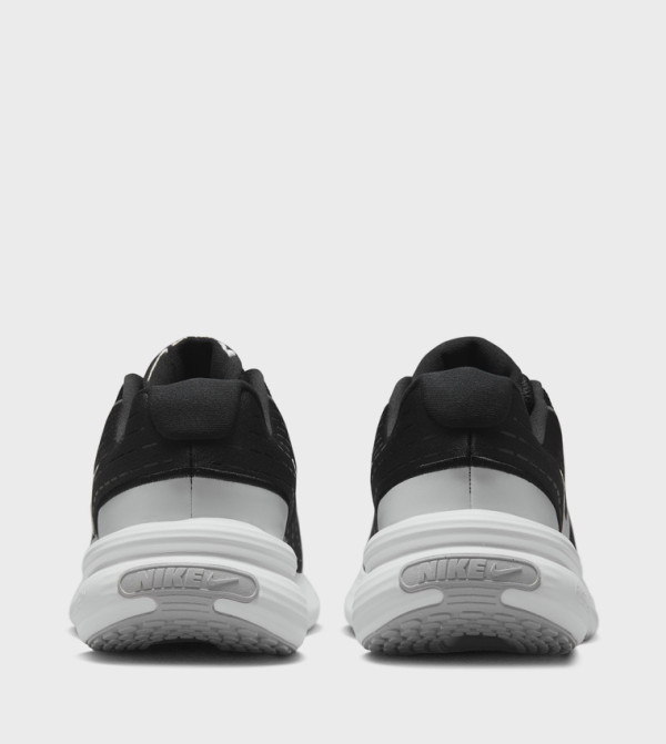 Nike  Sneakers - Black Low Top