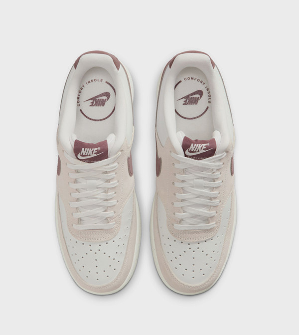Nike Sneakers - Beige Low Top