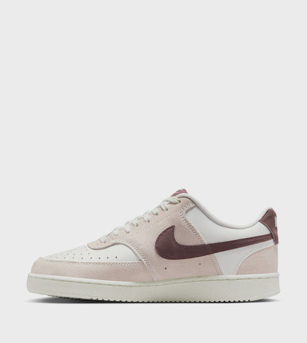 Nike Sneakers - Beige Low Top