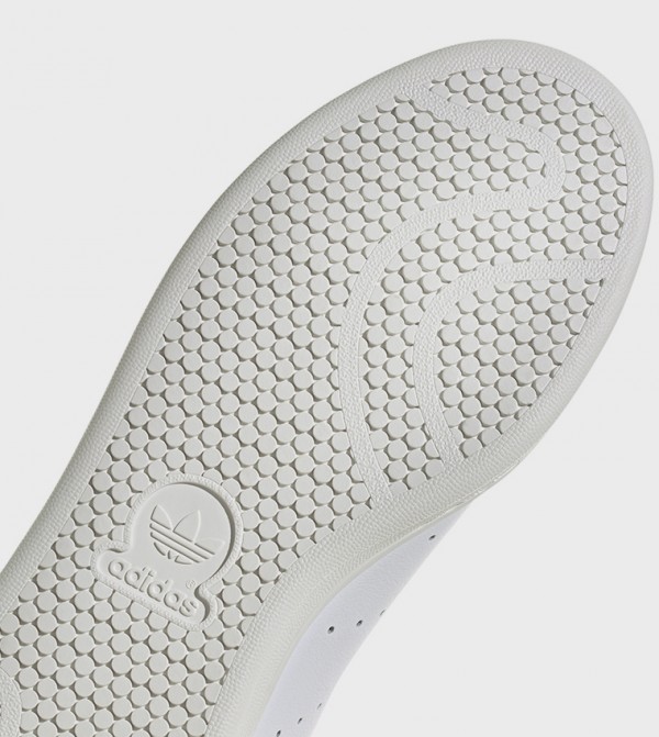 Adidas  Sneakers - White Low Top