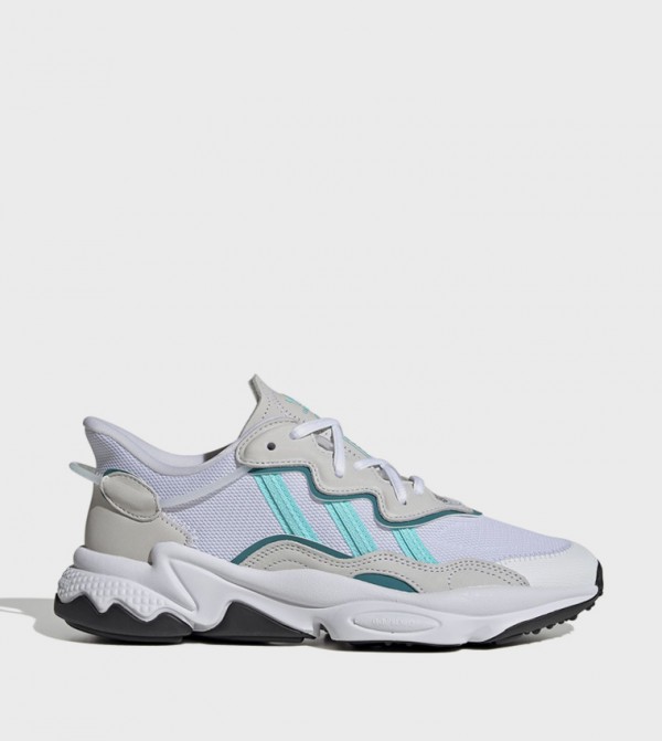 اديداس  أحذية سنيكرز - أبيض أحذية برقبة منخفضة 