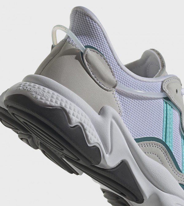 اديداس  أحذية سنيكرز - أبيض أحذية برقبة منخفضة 