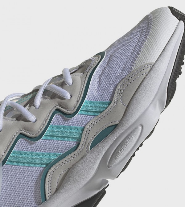 اديداس  أحذية سنيكرز - أبيض أحذية برقبة منخفضة 