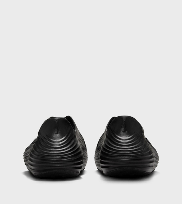 نايك نايكي - أسود سهل الارتداء