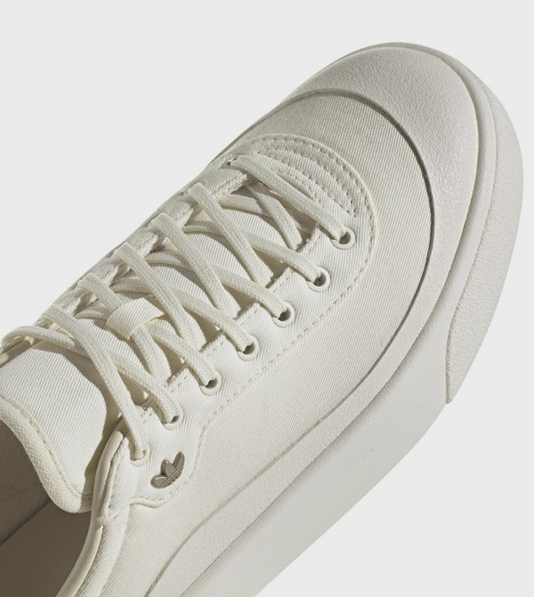 Adidas  Sneakers - White Low Top