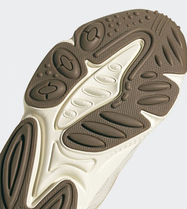 Adidas Sneakers - Cream Low Top