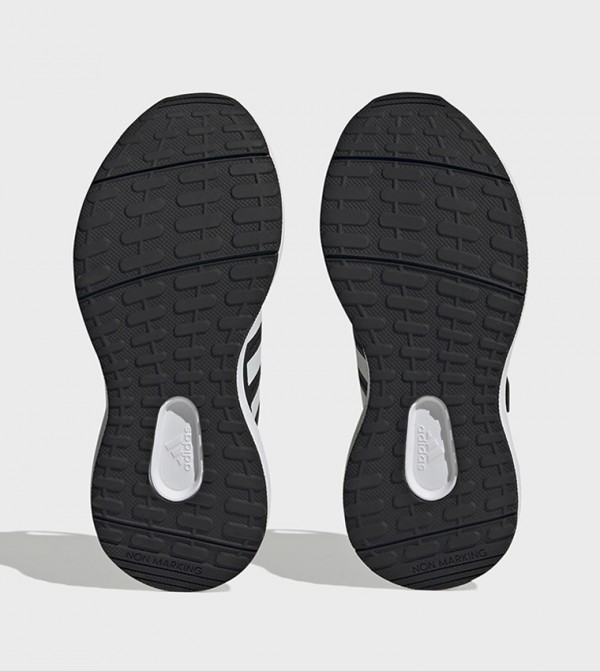 اديداس  - أسود للجري/التمرين