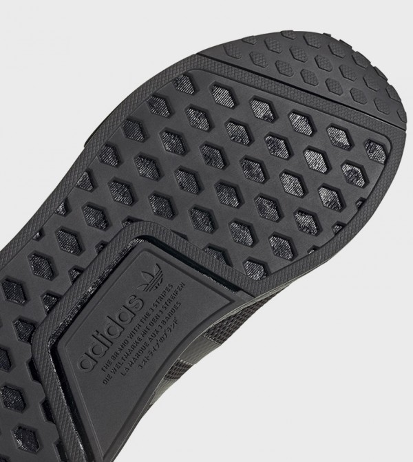 اديداس اديداس - أسود أحذية برقبة منخفضة