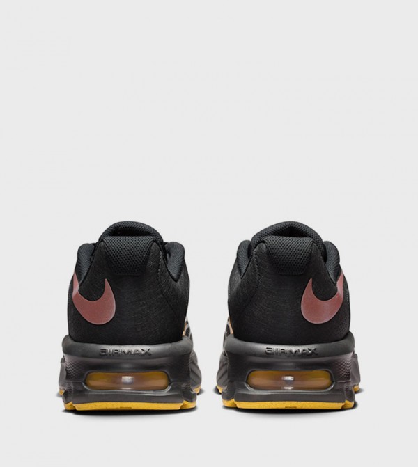 Nike Nike - Black Low Top