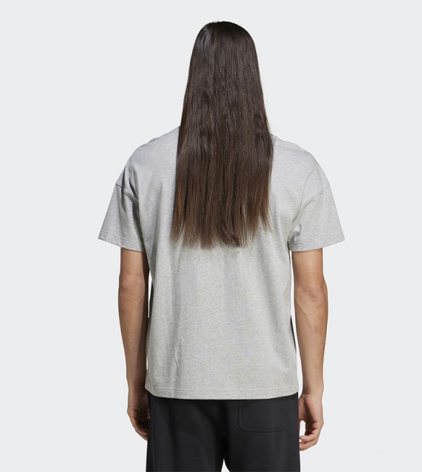 اديداس  ملابس - رمادي T-Shirts & Vests