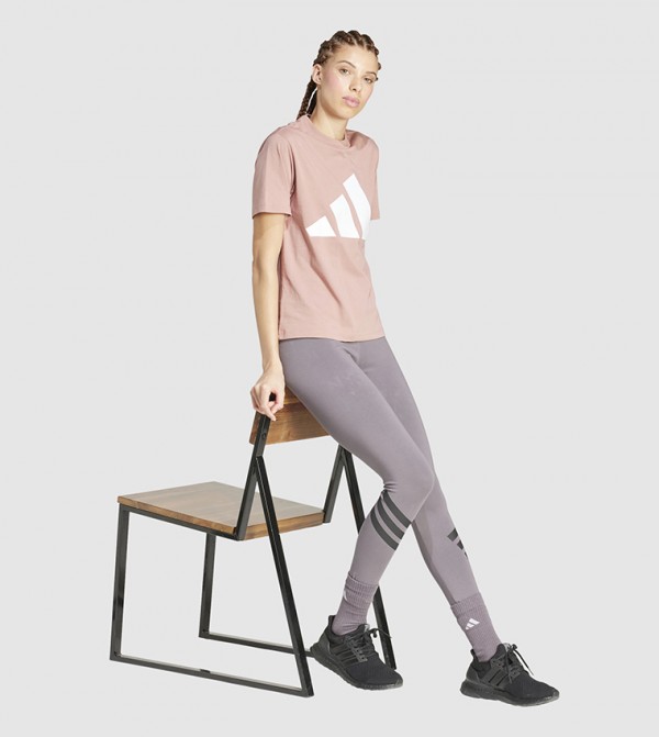اديداس  ملابس - وردي Short Sleeve T-Shirts