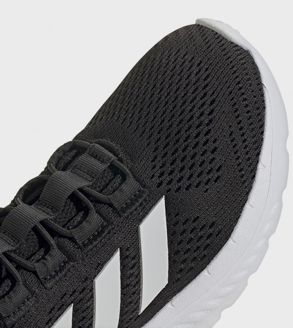 Adidas  Sneakers - Black Low Top