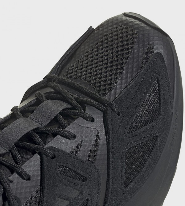 Adidas Adidas - Black Low Top