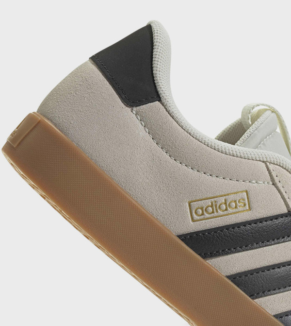 اديداس أحذية سنيكرز - أوف وايت أحذية برقبة منخفضة