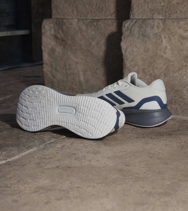 اديداس - أوف وايت أحذية الجري