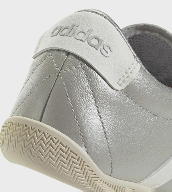 Adidas Sneakers - Silver Low Top