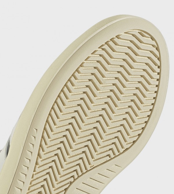 Adidas Adidas - Black Low Top