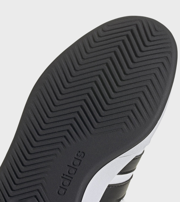 اديداس  أحذية - أبيض أحذية برقبة منخفضة 