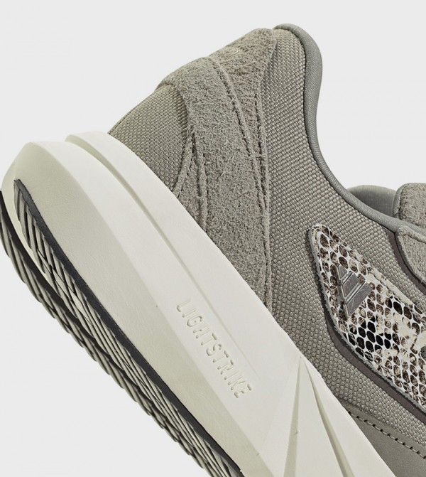 اديداس اديداس - أخضر أحذية برقبة منخفضة 