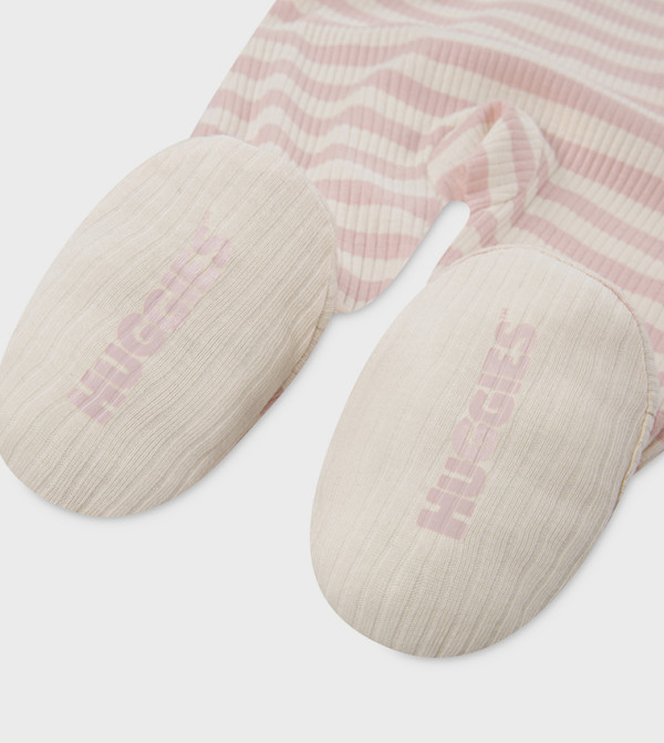 هاجيز  - وردي بدلات نوم