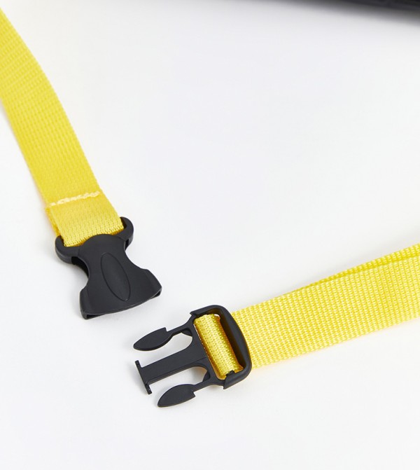 اٍل سي واي كيكي  حقائب اليد - أسود حقائب الحزام