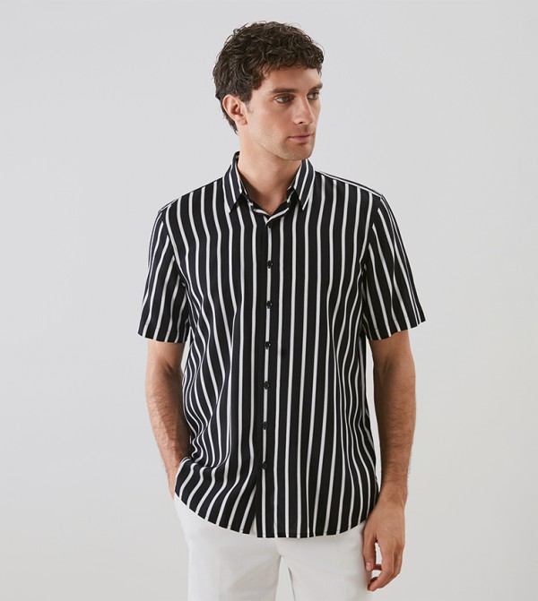 LC Waikiki LC Waikiki - Black Casual Shirts