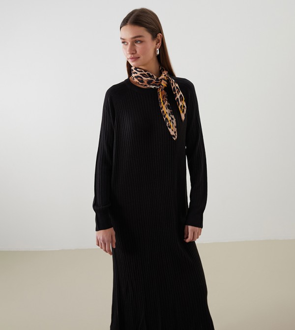 LC Waikiki LC Waikiki - Black Midi Dresses