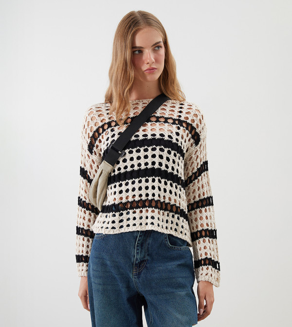 LC Waikiki  Sweaters & Cardigans - Ecru Round Neck Sweaters