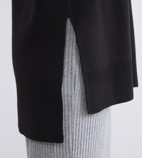 LC Waikiki  Clothing - Black Round Neck Sweaters