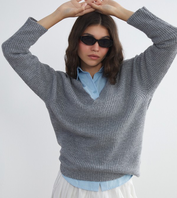 LC Waikiki LC Waikiki - Grey V-neck Sweaters