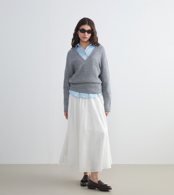 LC Waikiki LC Waikiki - Grey V-neck Sweaters