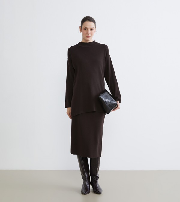 اٍل سي واي كيكي  سترات و كارديغانات - بني  Round Neck Sweaters