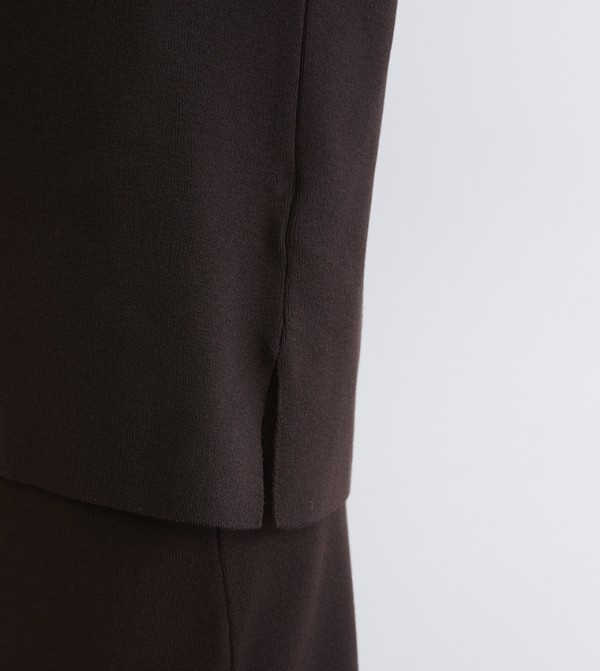 اٍل سي واي كيكي  سترات و كارديغانات - بني  Round Neck Sweaters