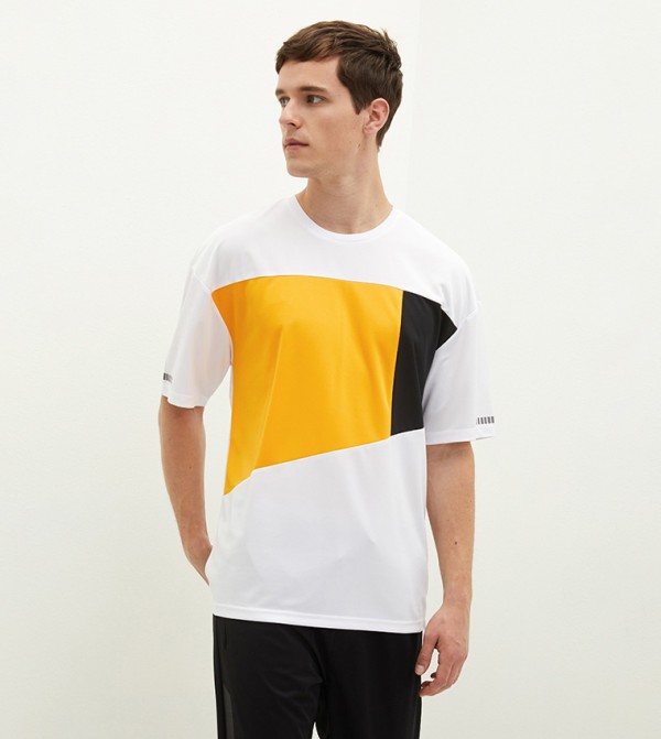 اٍل سي واي كيكي  تيشيرتات  - أبيض  Graphic Tee