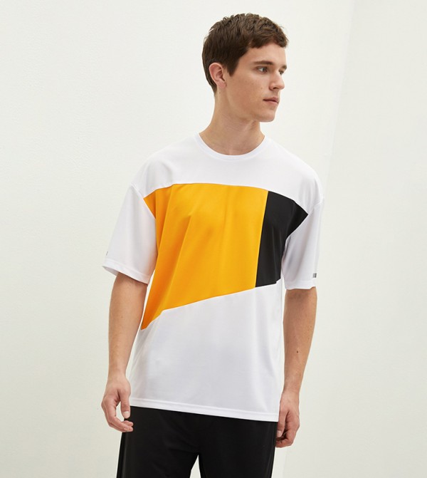 اٍل سي واي كيكي  تيشيرتات  - أبيض  Graphic Tee
