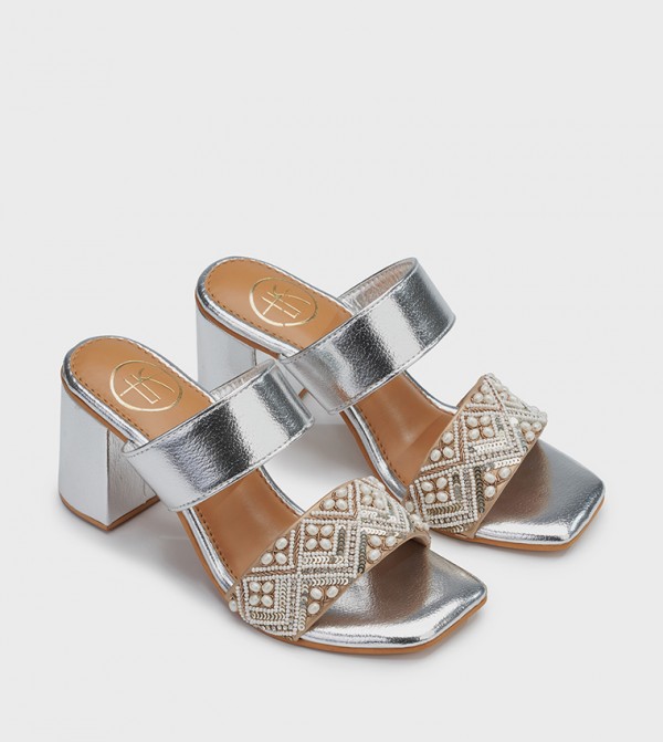 Shop Lovekaari Shop Lovekaari - Silver Heels