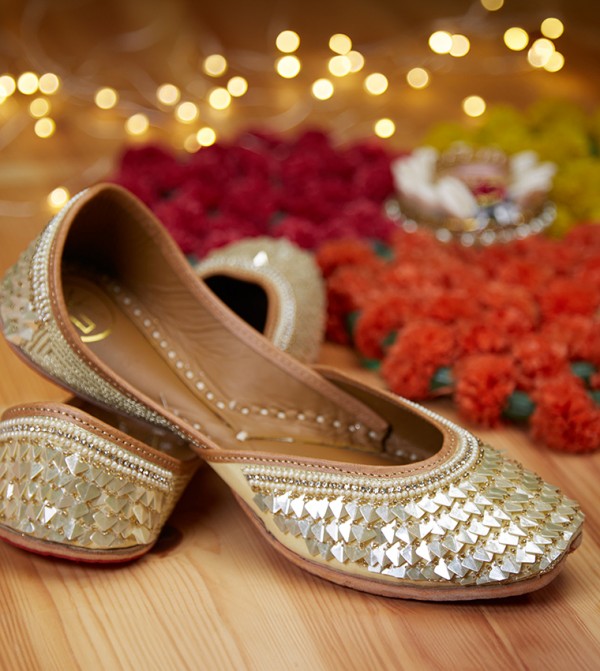 Shop Lovekaari Shop Lovekaari - Gold undefined