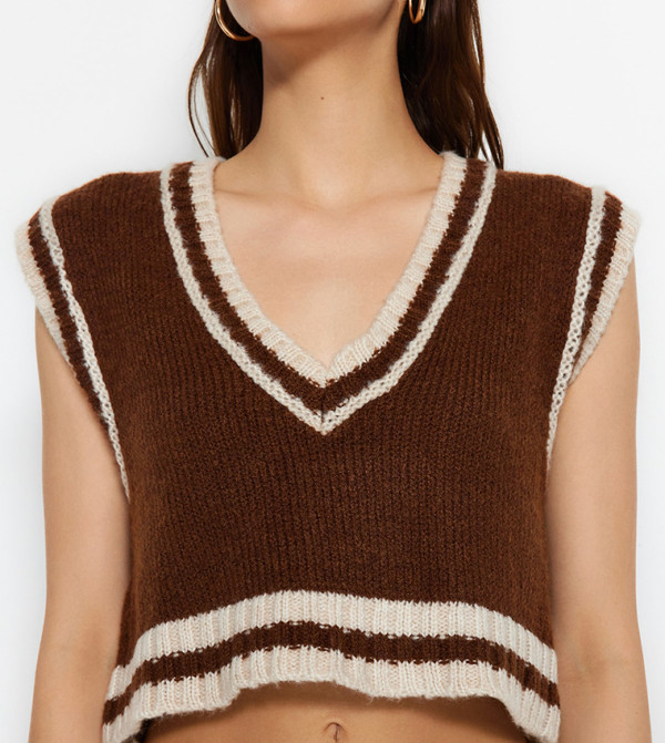 ترينديول ترينديول - بني  Sweaters