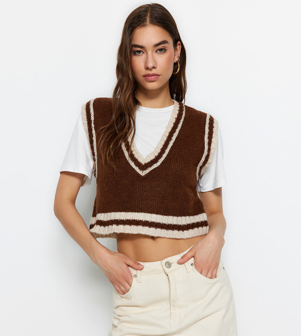 ترينديول ترينديول - بني  Sweaters