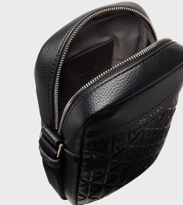 كالفين كلاين كالفين كلاين - أسود Cross Body & Sling Bags
