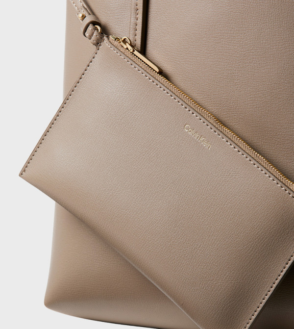 كالفين كلاين  valentine-2026 - بني  حقائب يد كبيرة