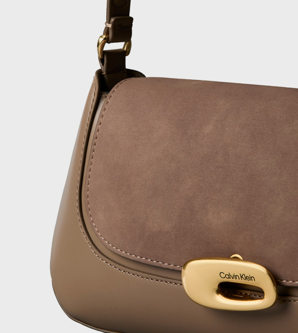 كالفين كلاين  - بني  حقائب الكتف