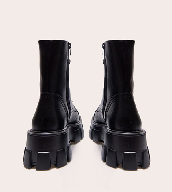 PrettyLittleThing PrettyLittleThing - Black Ankle length Boots