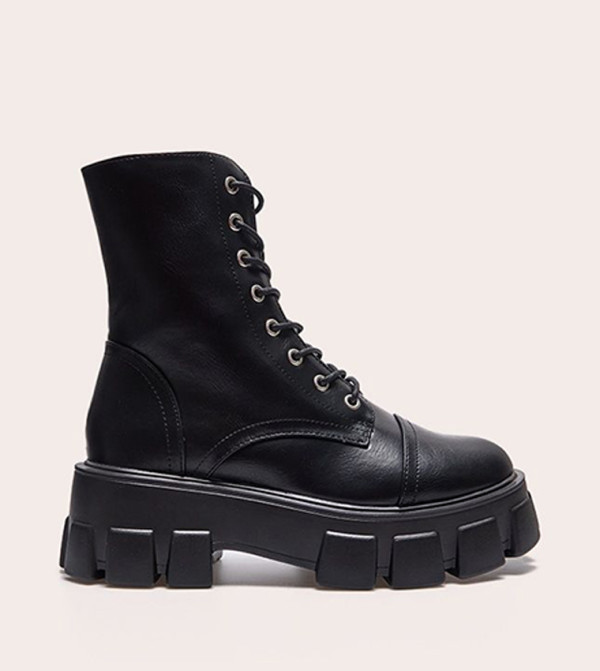 PrettyLittleThing PrettyLittleThing - Black Ankle length Boots