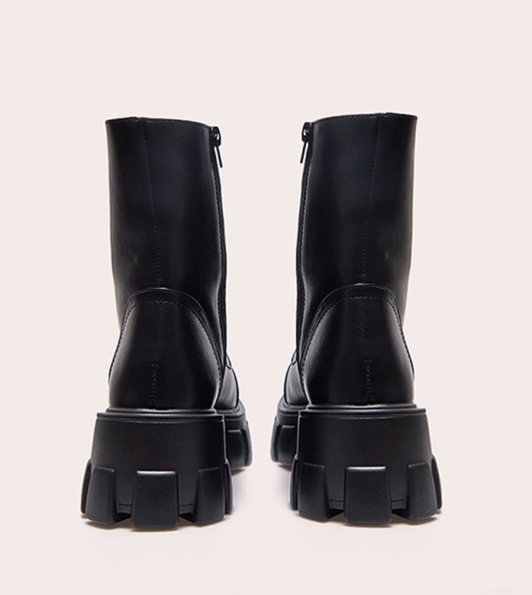PrettyLittleThing PrettyLittleThing - Black Ankle length Boots